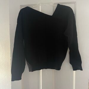 Chic Off-the-Shoulder Black Sweater Line and Dot Size Medium